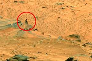 Марсоход Spirit сфотографировал силуэт женщины на камне. Фото: nasa.gov