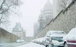 Причуды погоды: в Париже первый снег, в Америке - наводнение. Фото: РИА Новости