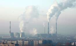 Воздух в Москве в понедельник сильно загрязнен. Фото: РИА Новости