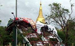 Разрушительный циклон в Мьянме унес жизни не менее 15 тысяч человек. РИА Новости