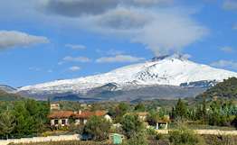 На Сицилии проснулся вулкан Этна. Фото: РИА Новости