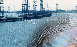В США создали &quot;нанополотенце&quot;, которое поможет очистить моря от нефти. Фото: РИА Новости