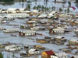 Жители Якутии покидают дома из-за наводнения. Фото: Вести.Ru