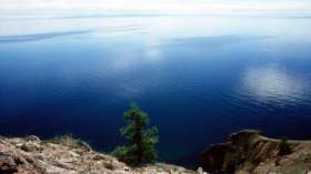 Ученые вырастят микроорганизмы, поедающие нефть в озере Байкал. Фото: РИА Новости