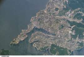 Снимок Владивостока из космоса. Фото: fratria.ru