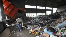 Около 75% бытового мусора Петербурга собирается неправильно. Фото: РИА Новости