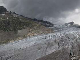Ледник Рон (Rhone), на котором был установлен охлаждающий экран. Фото пользователя Ikiwaner с сайта wikipedia.org