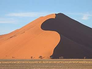 Песчаная дюна в Намибии. Фото пользователя Harald Supfle с сайта wikipedia.org