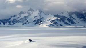 Горный массив Вольтадт в Антарктиде. Архив РИА Новости