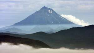 Вулкан Шивелуч на Камчатке выбросил столб пепла высотой 4,7 километра. Фото: РИА Новости