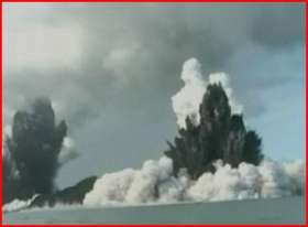 Мощное извержение подводного вулкана. Фото: РИА Новости