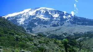 Легендарные снега Килиманджаро исчезнут к 2033 году. Фото: РИА Новости