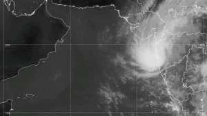 &quot;Тропический циклон &quot;Пьян&quot; приближается к западному побережью Индии. Фото: РИА Новости