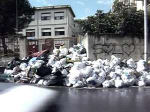 В Палермо уже неделю не вывозят отходы. Фото: Вести.Ru