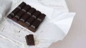 Всего 40 граммов темного шоколада в день избавят от стресса - ученые. Фото: РИА Новости