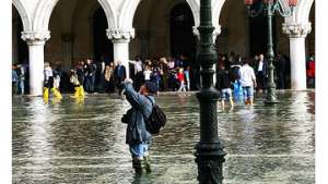 Венецианцы отметят Рождество в затопленном городе. Фото: РИА Новости