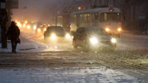 Из-за снегопада автолюбители Петербурга отказались от личных машин. Фото: РИА Новости