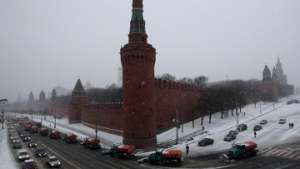 Снегоуборочная техника на Кремлевской набережной. Фото: РИА Новости