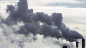 Выброс в атмосферу загрязняющих веществ. Фото: РИА Новости