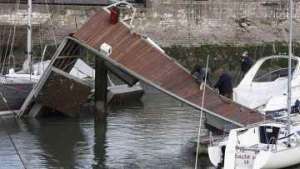 Последствия урагана &quot;Ксинтия&quot; во Франции. Фото: РИА Новости