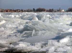 Лед на реке. Фото: http://www.stihi.ru