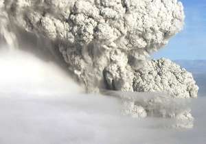 Пепел от извержения вулкана. Фото: http://www.infozoom.ru