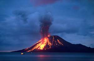 Извержение вулкана. Фото: http://nationalgeographic.com