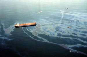 Разлив нефти. Архив. Фото: http://trendsupdates.com