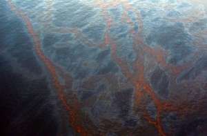 Разлив нефти. Фото: http://www.niros.ru/