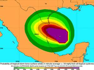 Ураган &quot;Алекс&quot; погнал нефтяное пятно к побережью Луизианы, он угрожает США и Мексике. Фото: http://www.nhc.noaa.gov