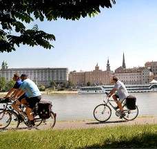 Велосипедисты в Европе. Фото: http://www.s-cont.ru