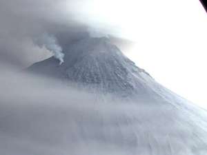 На Камчатке вулкан Кизимен выбросил пепел на высоту свыше 7 км. Фото: Вести.Ru