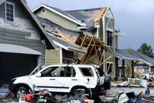 Последствия торнадо в США. Фото: http://donbass.ua/