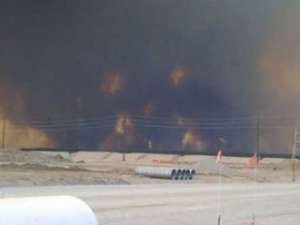 Сильный лесной пожар охватил 259 тыс гектаров леса в канадской провинции Альберта, в 65 км к северу от одного из центров разработки нефтяных песков Форт-Макмюррея. Фото: http://calgary.ctv.ca