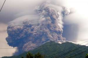 Извержение вулкана Сопутан. Фото: http://portalwarez.ru
