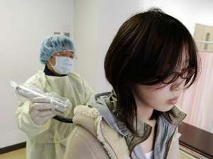 Следы радиоактивных веществ были выявлены в щитовидной железе у 45% детей в возрасте до 15 лет, прошедших обследование в префектуре Фукусима, где расположена одноименная аварийная АЭС. Фото: http://reuters.com/