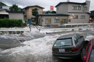 Проливные дожди и наводнения. Фото: http://www.chaspik.spb.ru