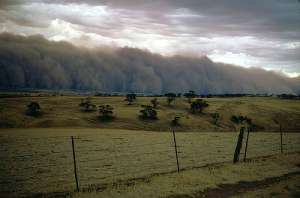 Пыльная буря на юге Австралии (фото expom2uk / http://www.flickr.com/photos/57768042@N00/).