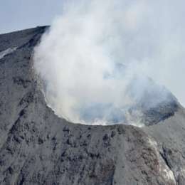 На Аляске извергается вулкан. Фото: http://www.vokrugsveta.ru