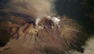 На Камчатке снова активизировался вулкан Шивелуч. Фото: ru.wikipedia.org/NASA/JSC