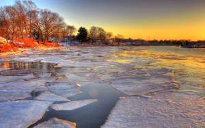Лед на реке. Фото: http://www.sunhome.ru