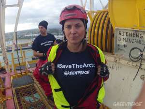 Активисты Гринпис не дают буровому судну Shell отплыть в Арктику. Фото: Greenpeace