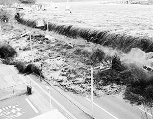 Ученые: Волна цунами может уничтожить Японию. Фото: ИТАР-ТАСС