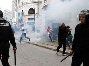 Акция протеста в Тунисе. Фото Reuters