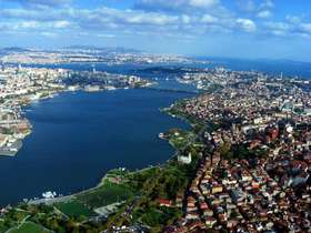 Бухта Золотой рог (Стамбул). Фото: ВикипедиЯ