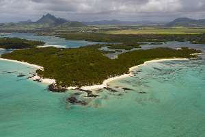 Пляж Маврикия, на который люди практически не приходят (фото Jack Abuin / ZUMA Press / Corbis).