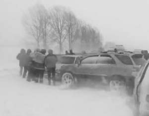 Число погибших из-за пурги в Сибири увеличилось до 10 человек. Фото: кадр из выложенного в сети видео 