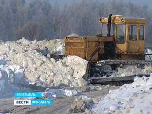 В Ярославле обнаружены незаконные снежные свалки. Фото: Вести.Ru