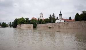 Сербия готовится к пику наводнения. Фото EPA с сайта &quot;Голос России&quot;