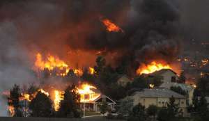 Лесные пожары в Колорадо стали самыми разрушительными в истории штата. Фото: kursiv.kz